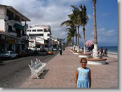 Ciara getting ready to shop and eat downtown.