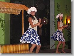 Hawaiian dancers.