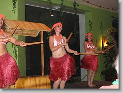 Hawaiian dancers.