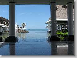 Mayan Palace Acapulco  entrance - infinity pool overlooking the ocean