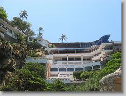 La Perla restuarant overlooking the cliffs divers at La Quebrada.