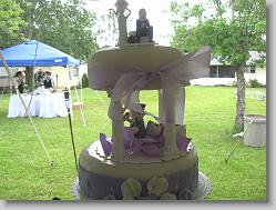 Kevin and Lynn's wedding cake